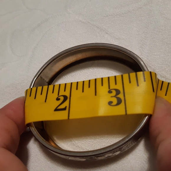 Vintage Chunky Flower Designs Silver Tone Bracelet 8.1/8" Circle Length - Picture 10 of 16